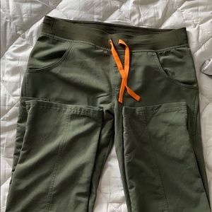 Moss figs scrub pants